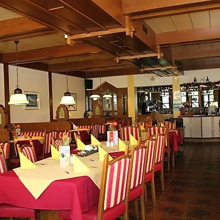 Schweizerhaus Szálloda Stuhlfelden