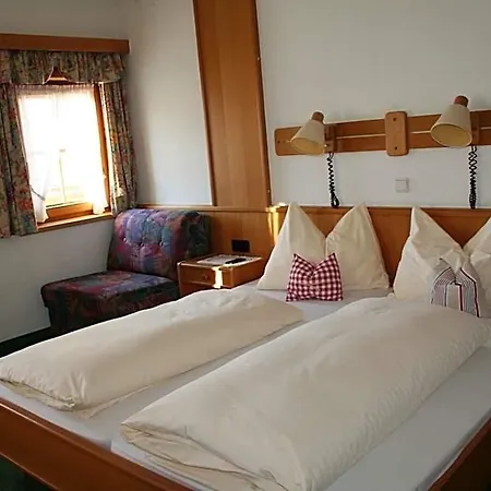 Schweizerhaus Szálloda 3*
