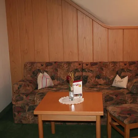 Schweizerhaus Szálloda 3*