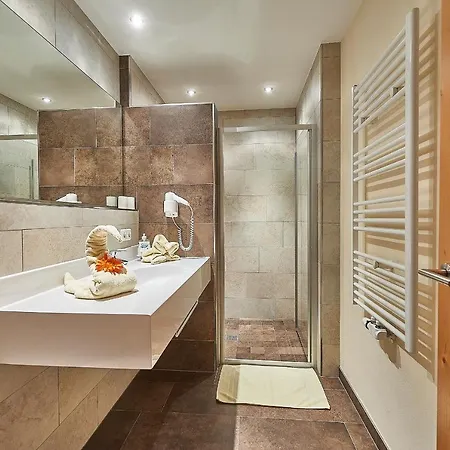 Szálloda Schweizerhaus 3*