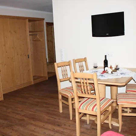 Schweizerhaus 호텔 스투흘펠덴